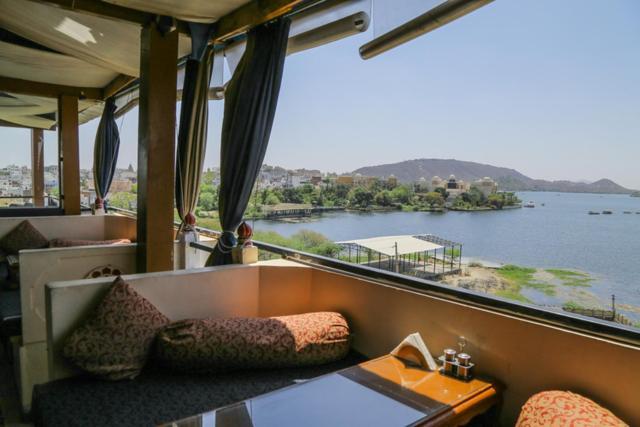 Hotel Sargam Sadan Udaipur Exteriör bild