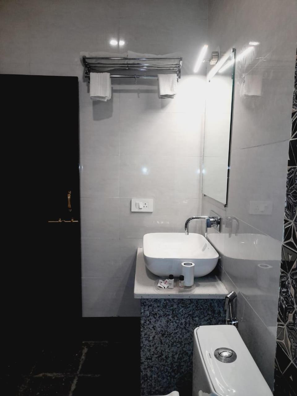 Hotel Sargam Sadan Udaipur Exteriör bild