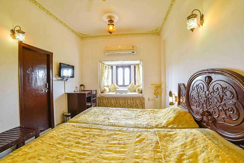 Hotel Sargam Sadan Udaipur Exteriör bild