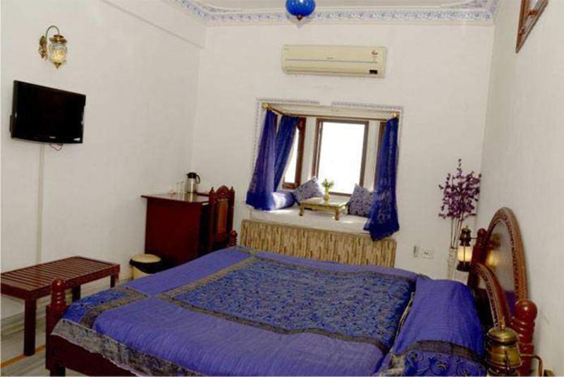 Hotel Sargam Sadan Udaipur Exteriör bild