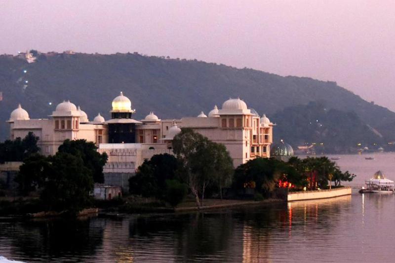 Hotel Sargam Sadan Udaipur Exteriör bild