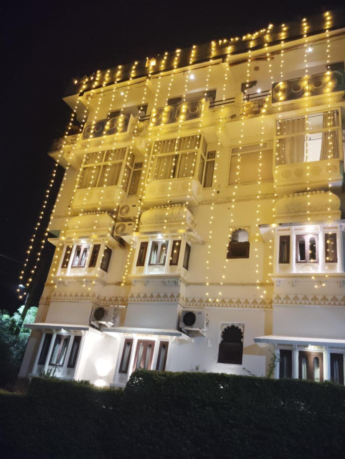 Hotel Sargam Sadan Udaipur Exteriör bild