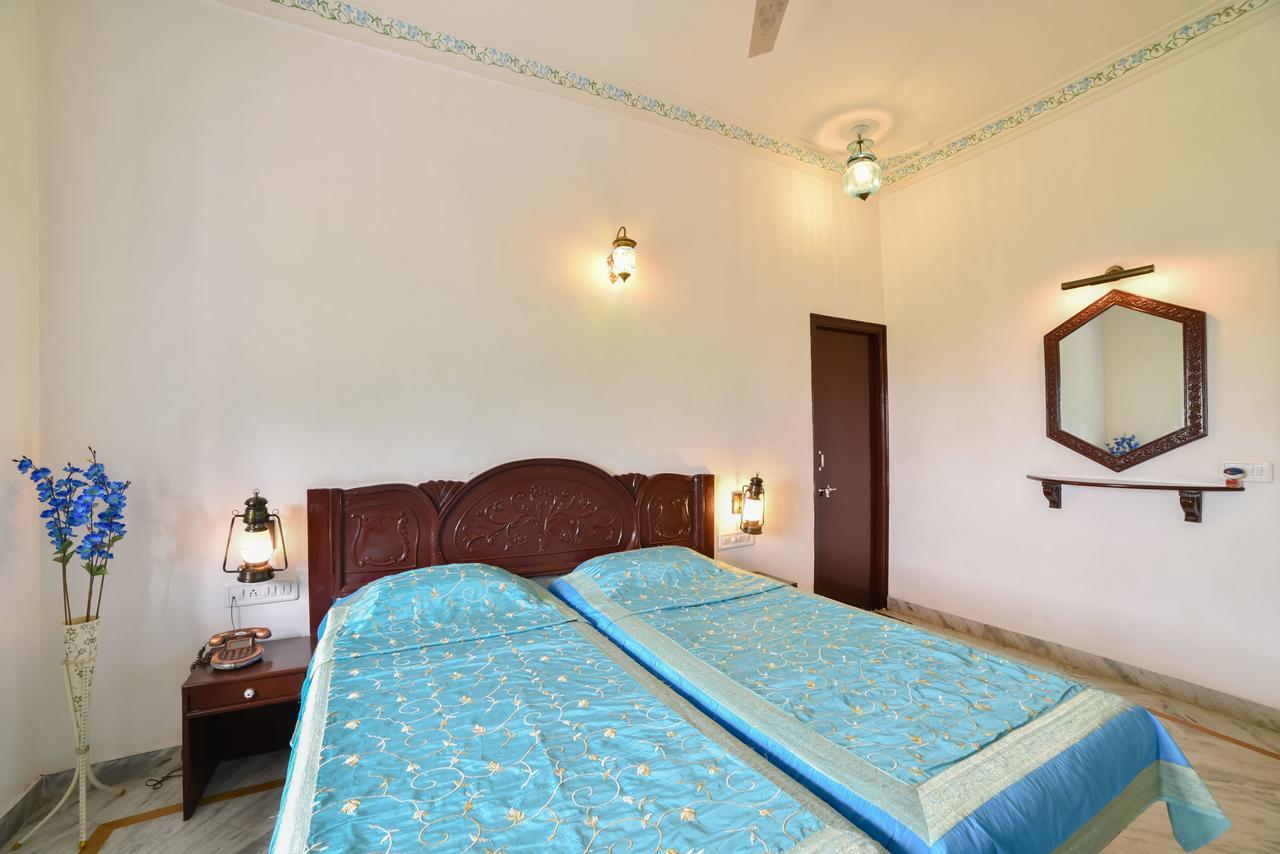Hotel Sargam Sadan Udaipur Exteriör bild