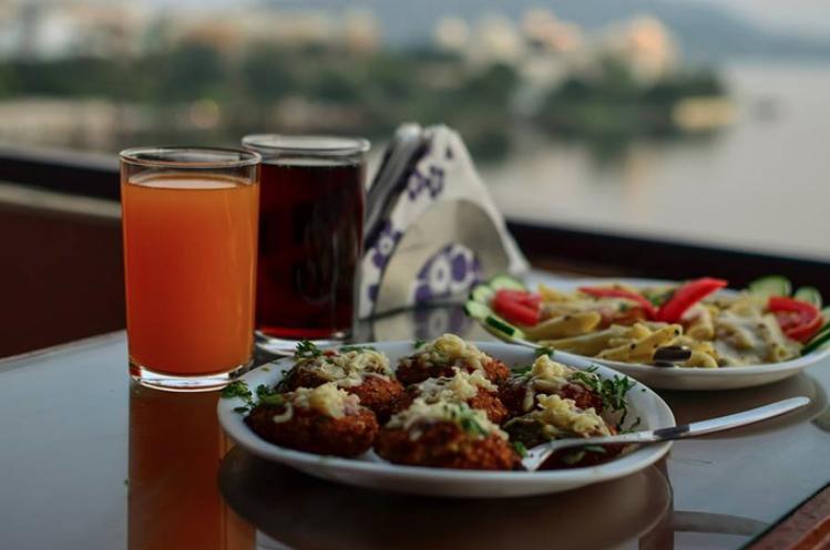Hotel Sargam Sadan Udaipur Exteriör bild